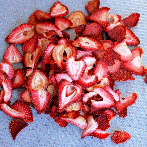 Dried Strawberries with Black Pepper Recipe